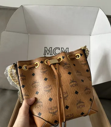 MCM Bucket bag size:21×16 ×10 cm #A47942